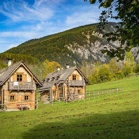 Semesterbostad Feriendorf Lassing *