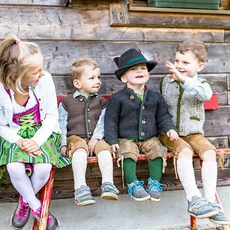 Semesterbostad Feriendorf Lassing *